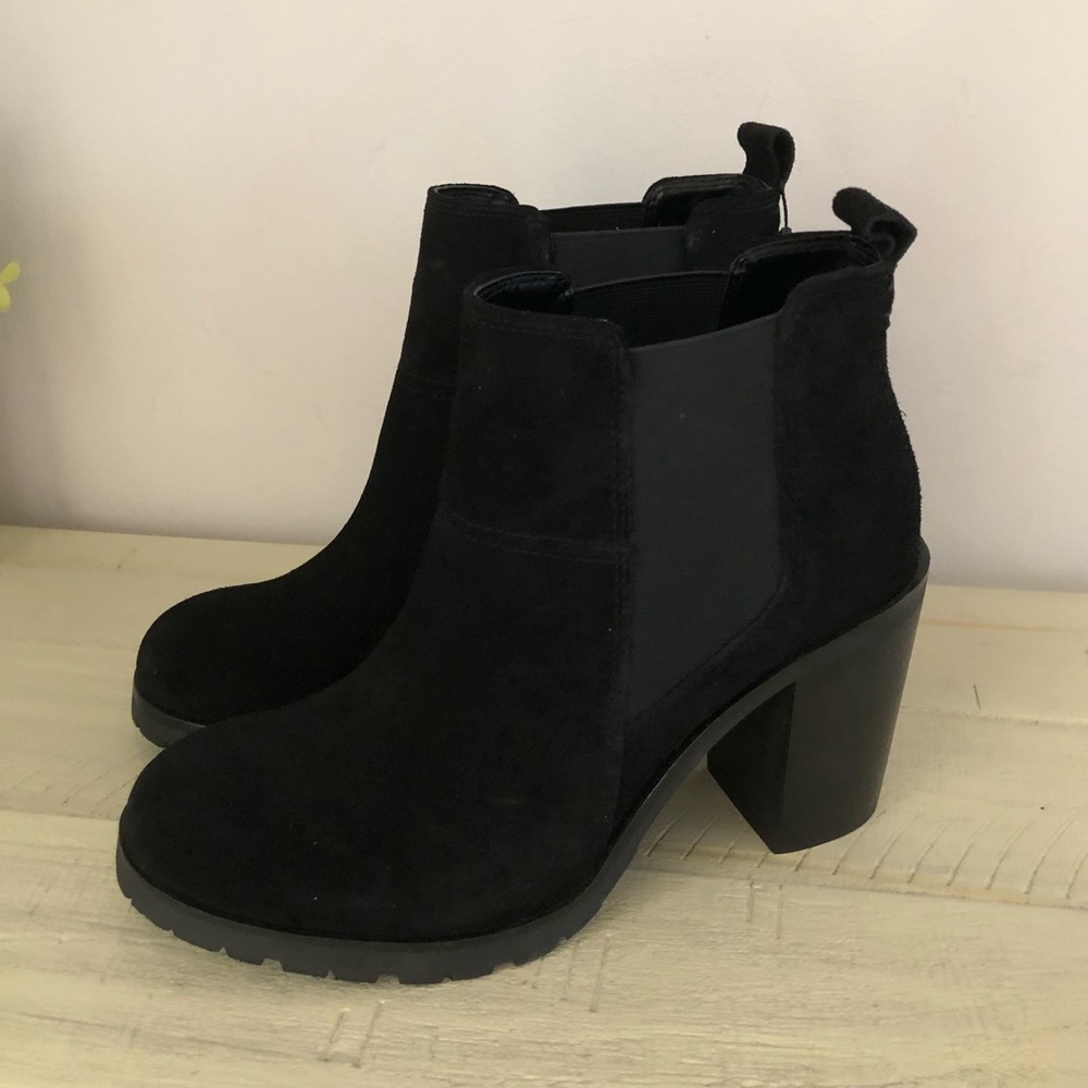 NEW Crevo Alicia Heeled Booties Black Leather